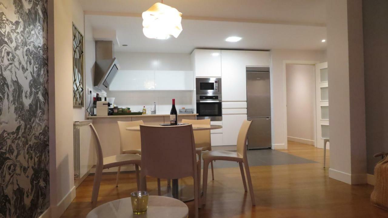 سان سيباستيان La Madame On La Concha Beach, Seaview Apartment المظهر الخارجي الصورة