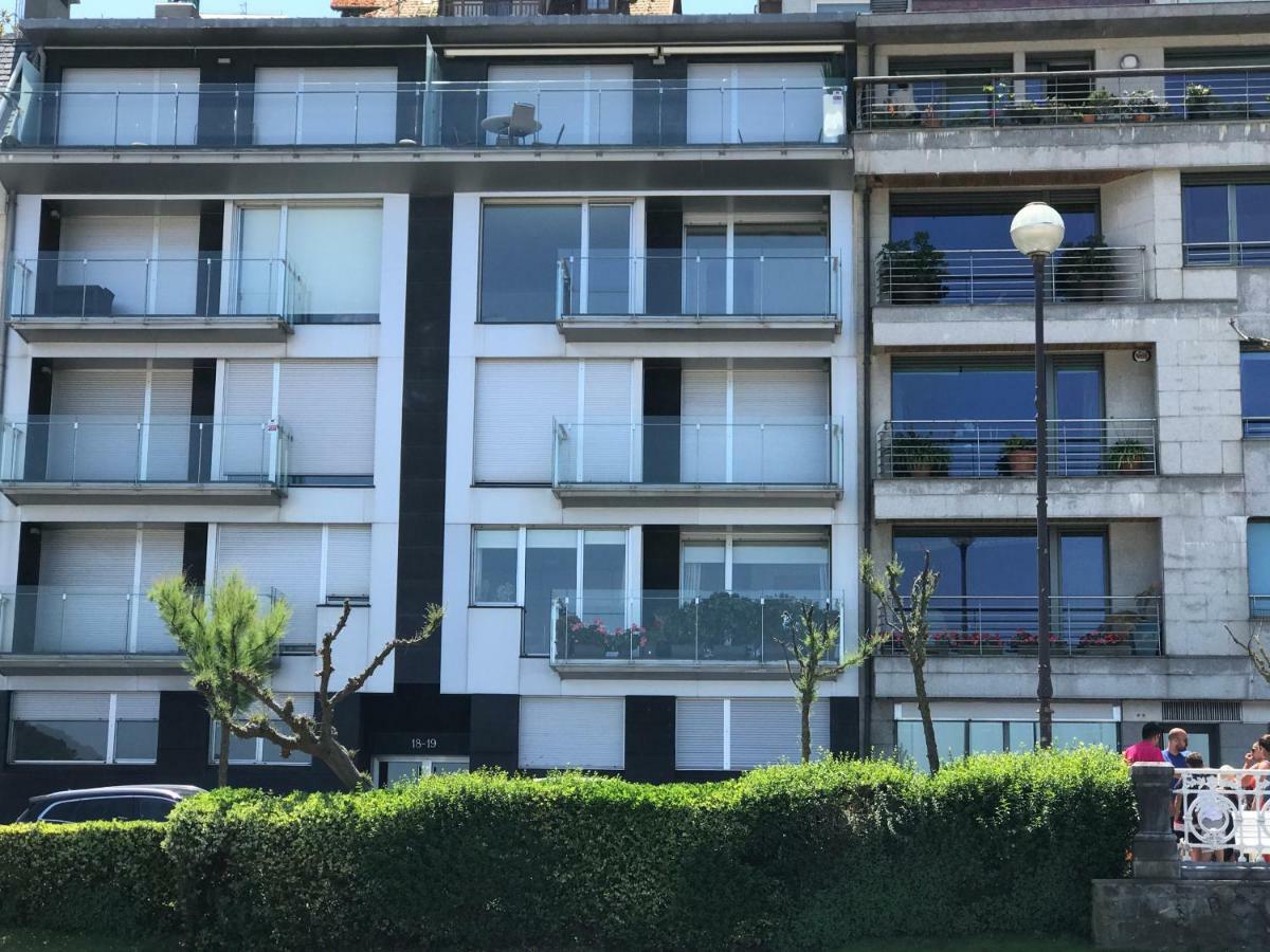سان سيباستيان La Madame On La Concha Beach, Seaview Apartment المظهر الخارجي الصورة